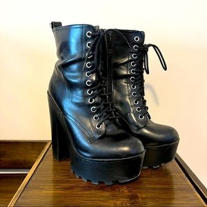 Steve Madden Black Leather Platform Heel Boots
